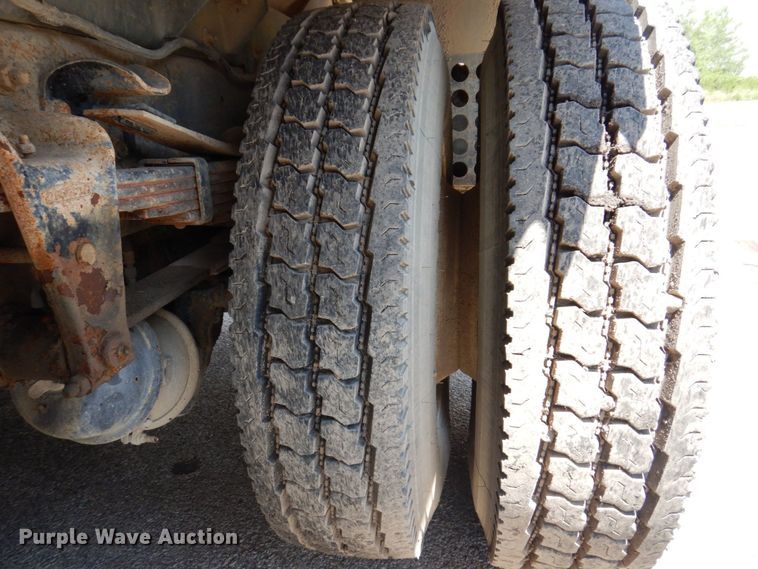 image for item KR9139 2005 Sterling SC8000  street sweeper truck