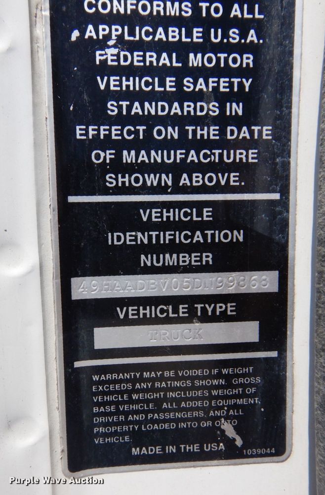 image for item KR9139 2005 Sterling SC8000  street sweeper truck