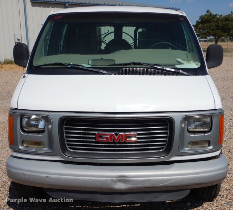 1998 GMC Savana G3500 van with carpet cleaning system in Liberal, KS