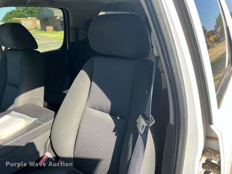 image for item LI9348 2011 Chevrolet Suburban  SUV