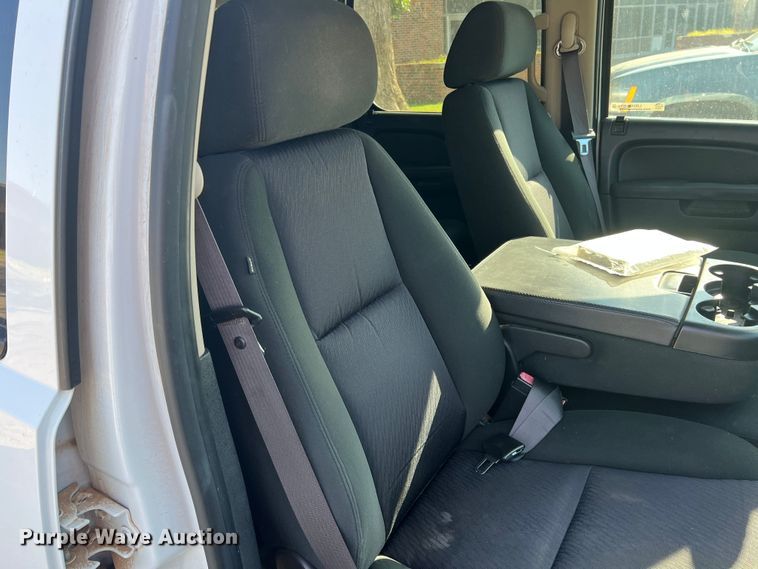 image for item LI9348 2011 Chevrolet Suburban  SUV