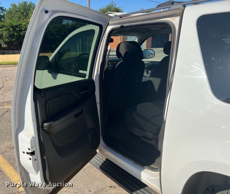 image for item LI9348 2011 Chevrolet Suburban  SUV