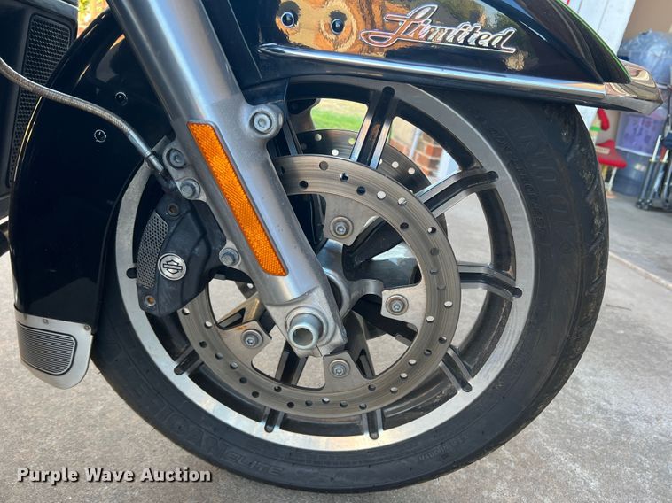 image for item LI9417 2016 Harley Davidson FLHTK Ultra Limited  motorcycle