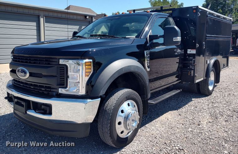 image for item LK9057 2019 Ford F450 Super Duty XL  utility / service truck