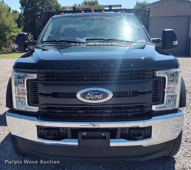 image for item LK9057 2019 Ford F450 Super Duty XL  utility / service truck