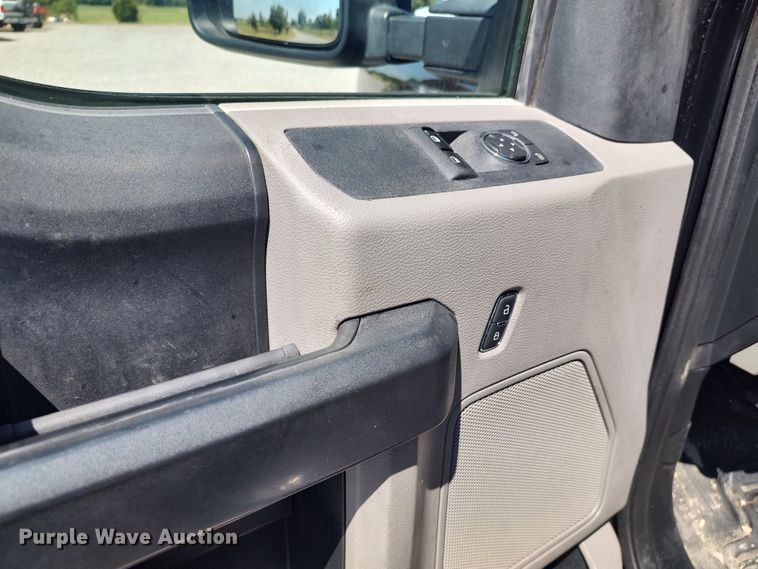 image for item LK9057 2019 Ford F450 Super Duty XL  utility / service truck