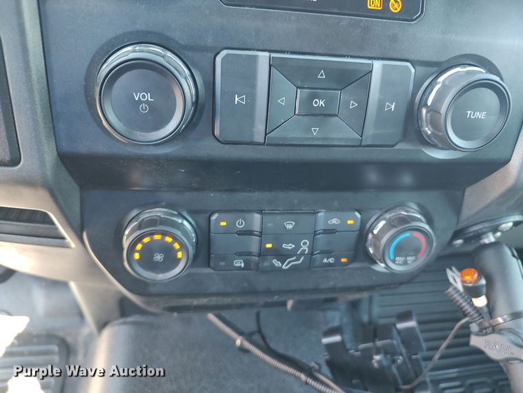 image for item LK9057 2019 Ford F450 Super Duty XL  utility / service truck