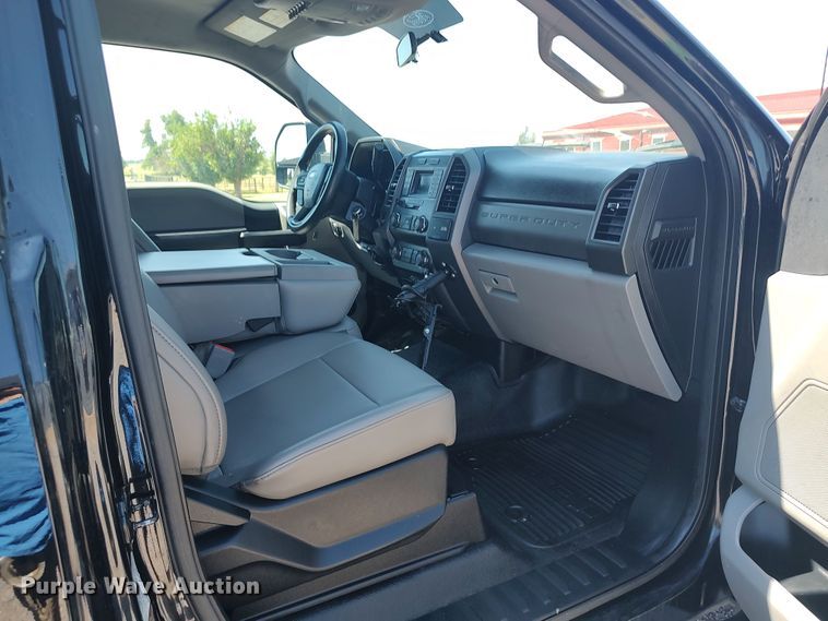 image for item LK9057 2019 Ford F450 Super Duty XL  utility / service truck