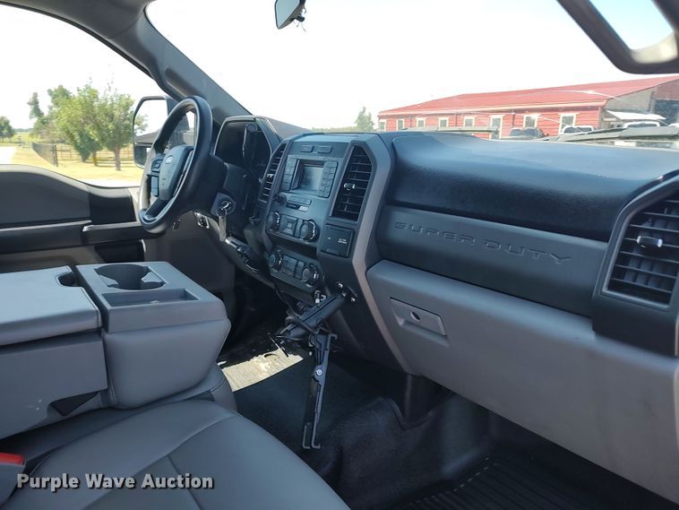 image for item LK9057 2019 Ford F450 Super Duty XL  utility / service truck