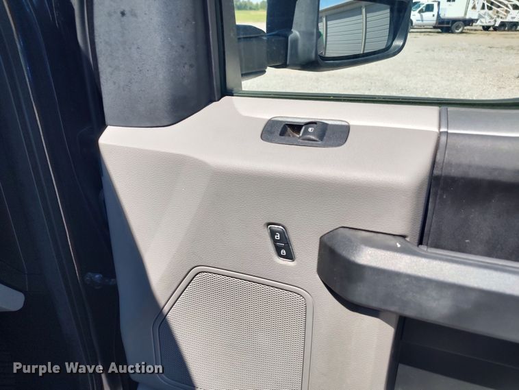 image for item LK9057 2019 Ford F450 Super Duty XL  utility / service truck