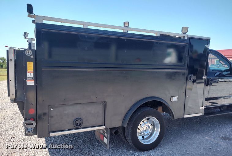 image for item LK9057 2019 Ford F450 Super Duty XL  utility / service truck