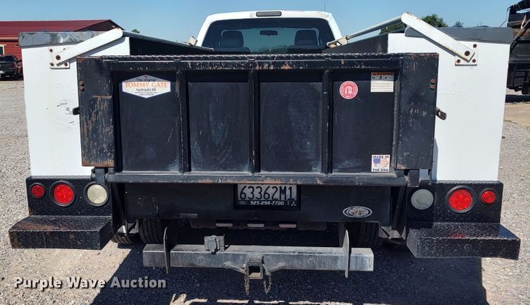 image for item LK9058 2013 Ford F450 Super Duty XL  utility / service truck