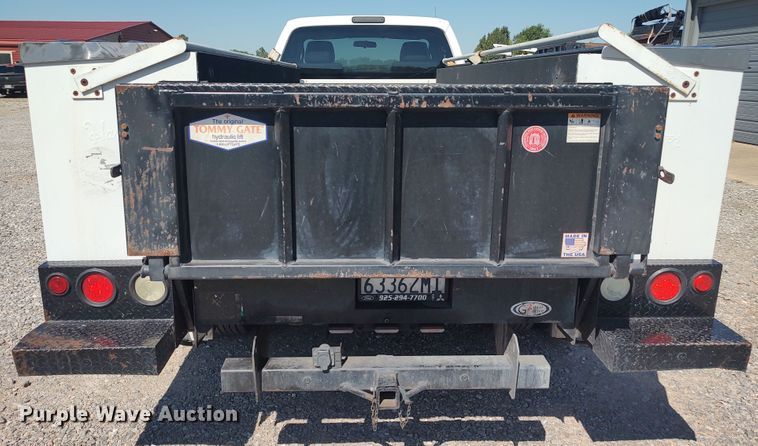 image for item LK9058 2013 Ford F450 Super Duty XL  utility / service truck