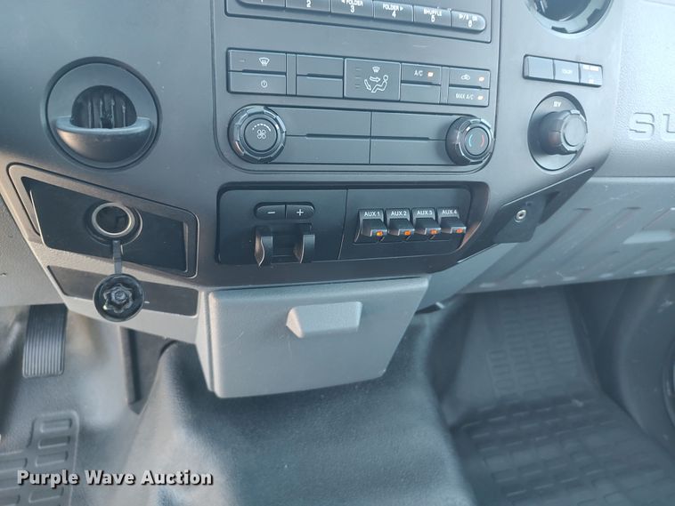 image for item LK9058 2013 Ford F450 Super Duty XL  utility / service truck