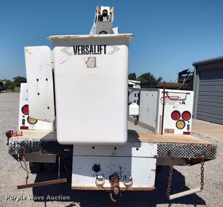 image for item LK9059 2007 Ford F550 Super Duty XL  bucket truck