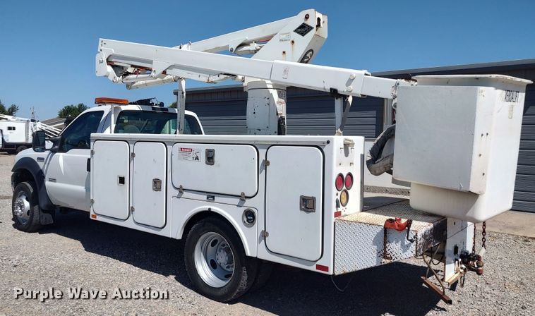 image for item LK9059 2007 Ford F550 Super Duty XL  bucket truck