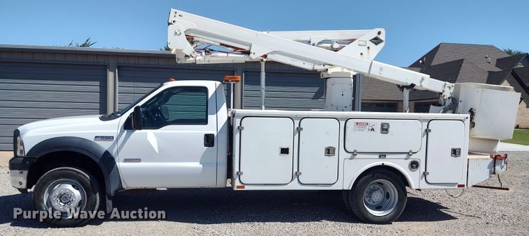 image for item LK9059 2007 Ford F550 Super Duty XL  bucket truck