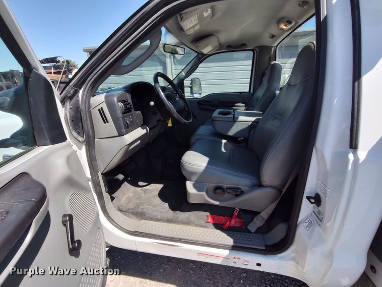 image for item LK9059 2007 Ford F550 Super Duty XL  bucket truck