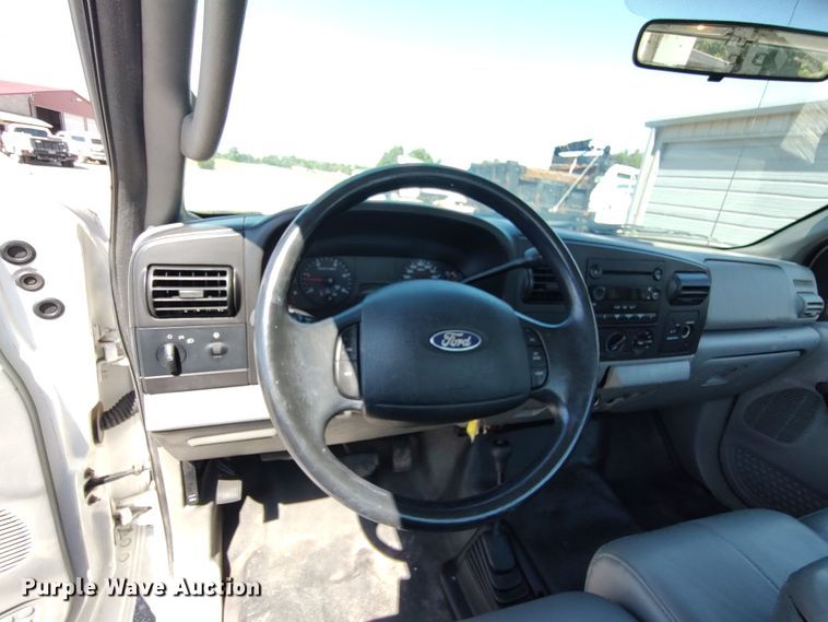 image for item LK9059 2007 Ford F550 Super Duty XL  bucket truck