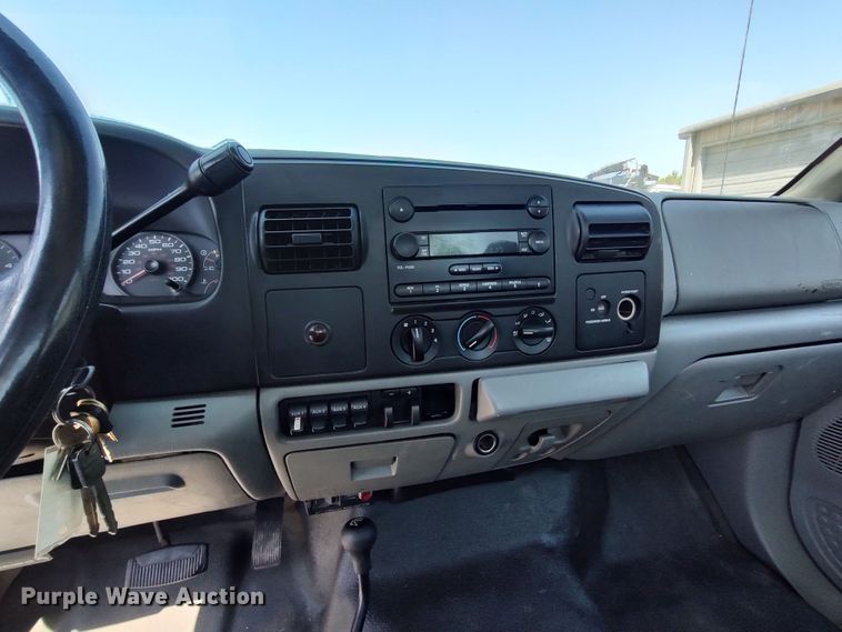 image for item LK9059 2007 Ford F550 Super Duty XL  bucket truck