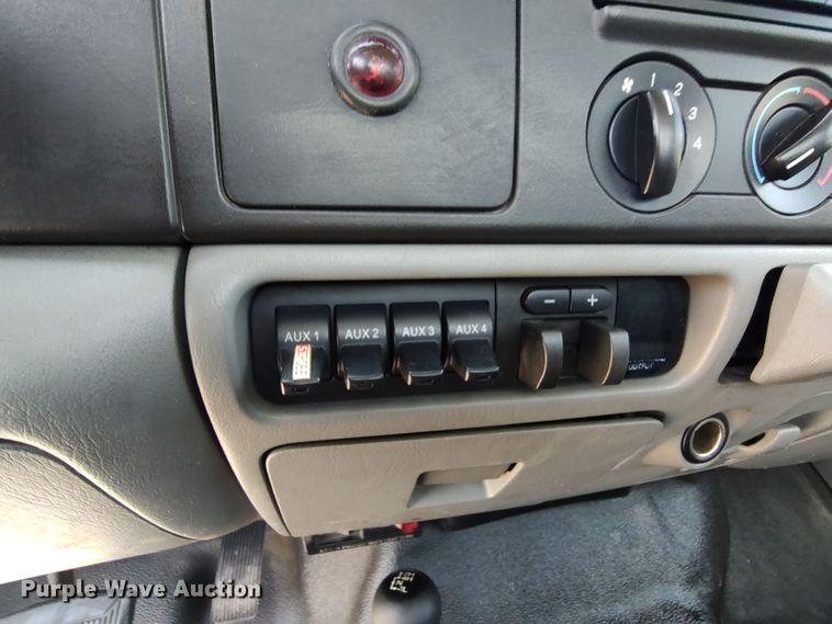 image for item LK9059 2007 Ford F550 Super Duty XL  bucket truck