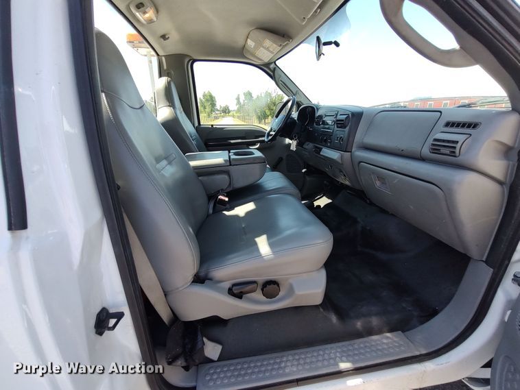 image for item LK9059 2007 Ford F550 Super Duty XL  bucket truck