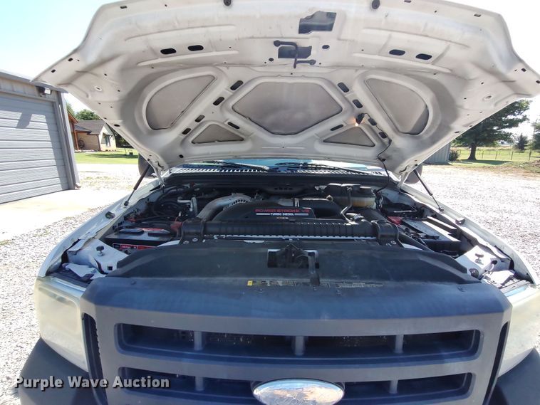 image for item LK9059 2007 Ford F550 Super Duty XL  bucket truck