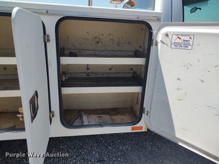 image for item LK9059 2007 Ford F550 Super Duty XL  bucket truck