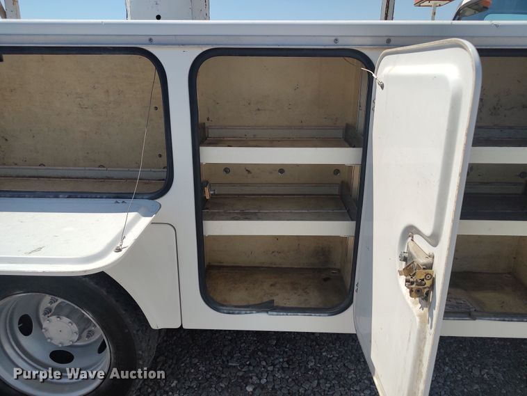 image for item LK9059 2007 Ford F550 Super Duty XL  bucket truck