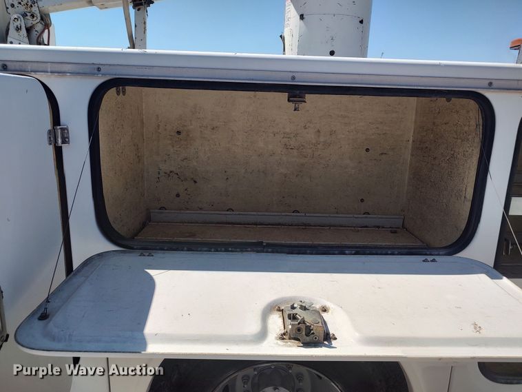 image for item LK9059 2007 Ford F550 Super Duty XL  bucket truck