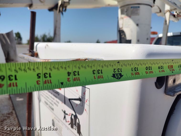 image for item LK9059 2007 Ford F550 Super Duty XL  bucket truck