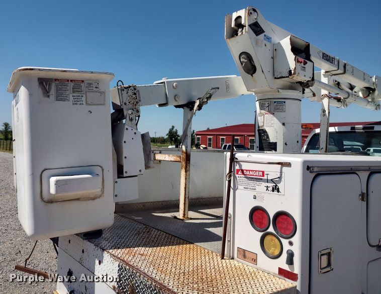 image for item LK9059 2007 Ford F550 Super Duty XL  bucket truck