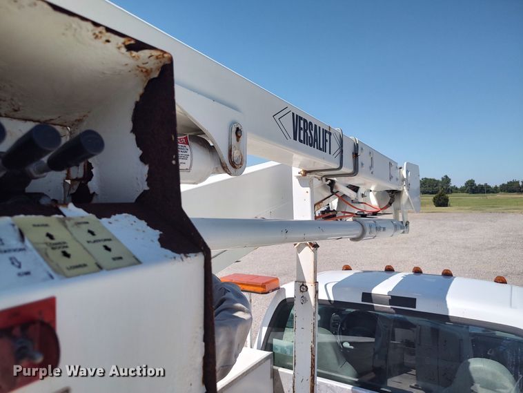 image for item LK9059 2007 Ford F550 Super Duty XL  bucket truck