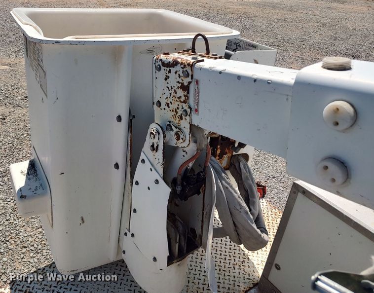 image for item LK9059 2007 Ford F550 Super Duty XL  bucket truck