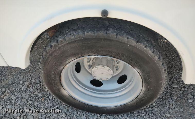 image for item LK9059 2007 Ford F550 Super Duty XL  bucket truck