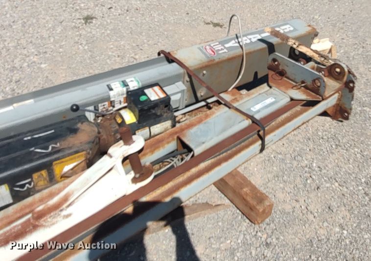 image for item LK9068 Rotary SPOA9-200  two post automotive lift