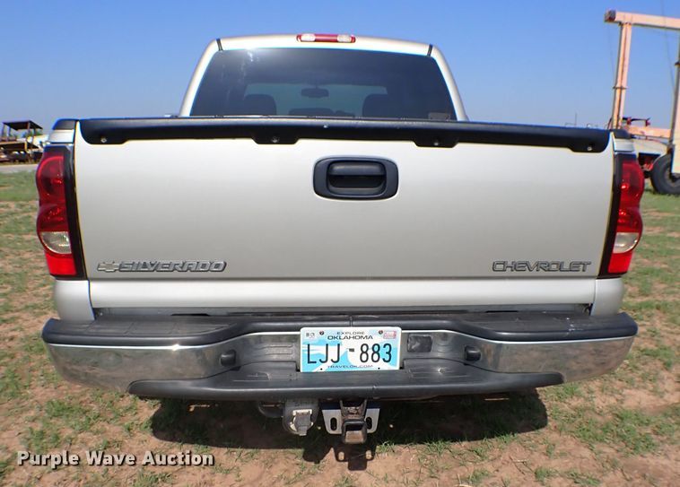 image for item LK9119 2005 Chevrolet Silverado 1500  Crew Cab pickup truck