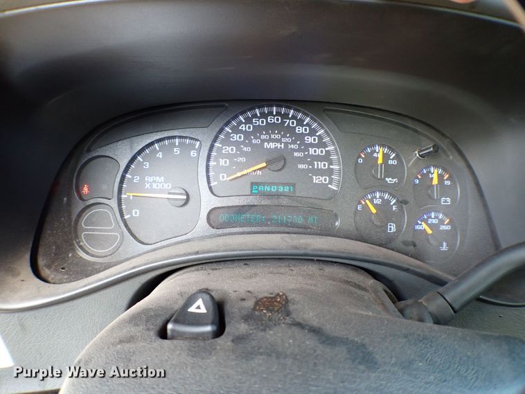 image for item LK9119 2005 Chevrolet Silverado 1500  Crew Cab pickup truck
