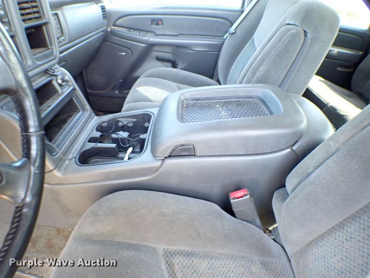 image for item LK9119 2005 Chevrolet Silverado 1500  Crew Cab pickup truck