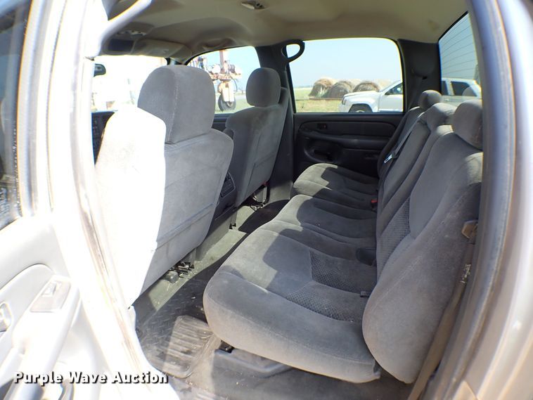 image for item LK9119 2005 Chevrolet Silverado 1500  Crew Cab pickup truck