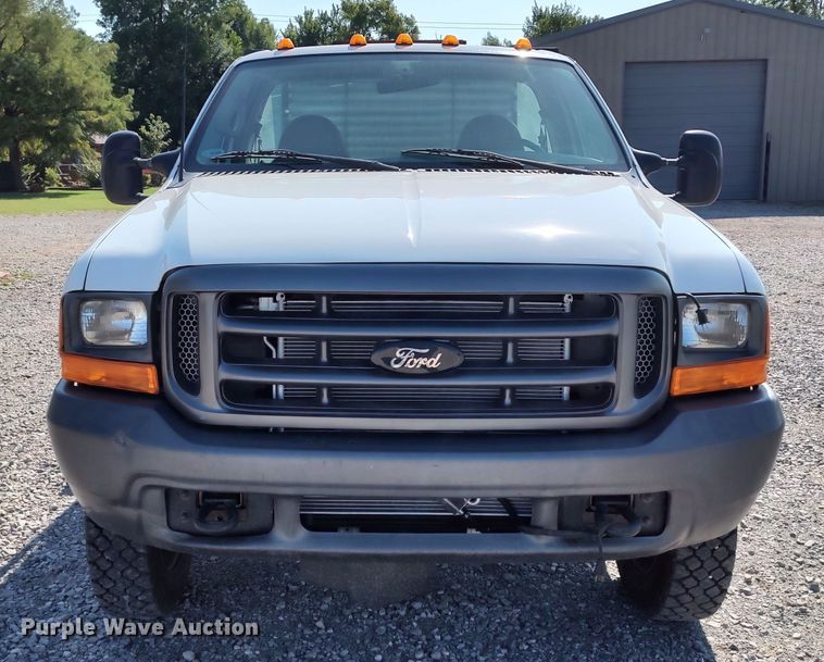 image for item LK9127 2000 Ford F450 Super Duty  flatbed truck