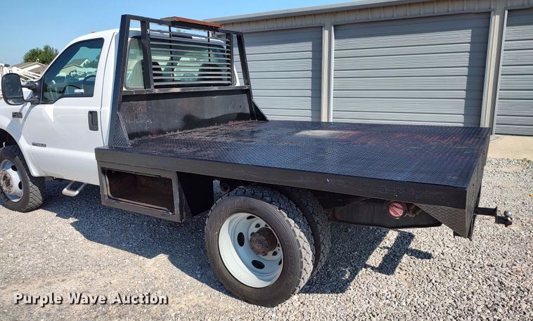 image for item LK9127 2000 Ford F450 Super Duty  flatbed truck