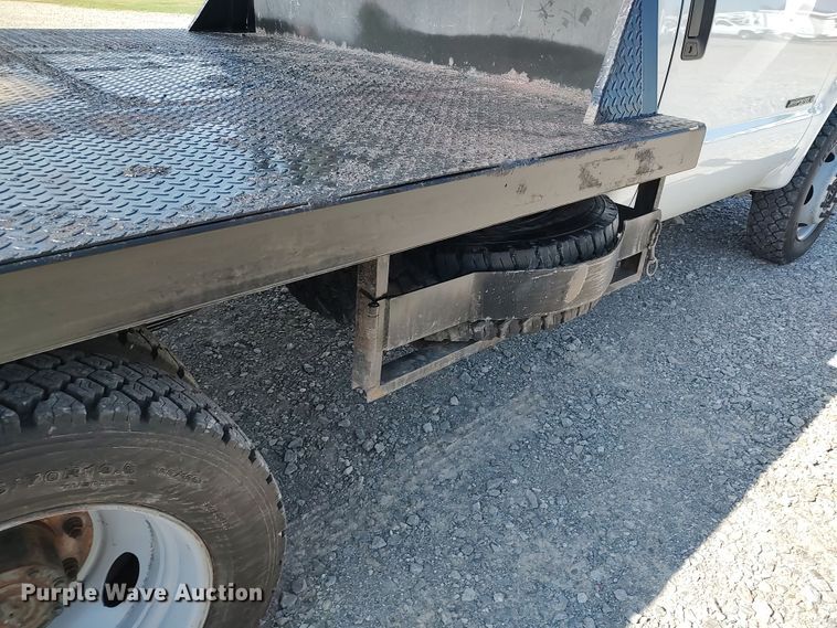 image for item LK9127 2000 Ford F450 Super Duty  flatbed truck