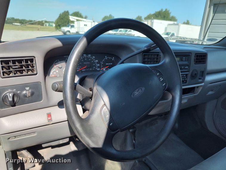 image for item LK9127 2000 Ford F450 Super Duty  flatbed truck