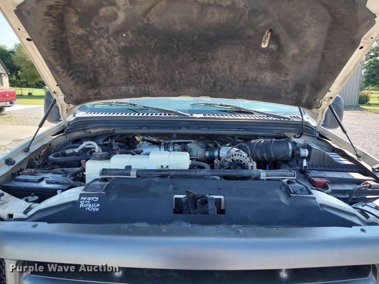 image for item LK9127 2000 Ford F450 Super Duty  flatbed truck