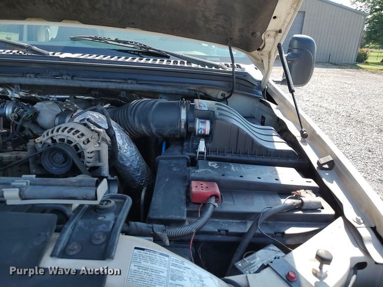 image for item LK9127 2000 Ford F450 Super Duty  flatbed truck