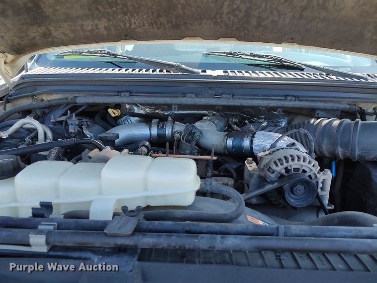 image for item LK9127 2000 Ford F450 Super Duty  flatbed truck