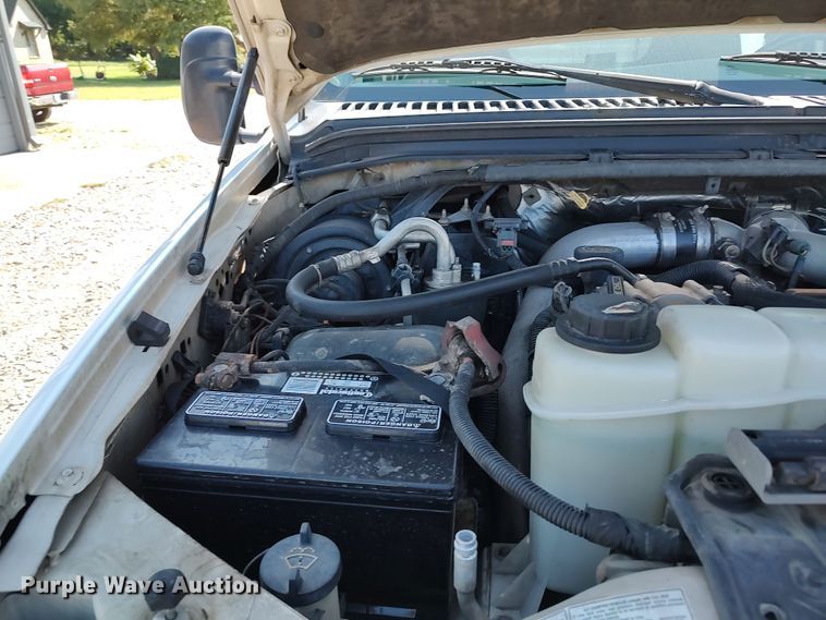 image for item LK9127 2000 Ford F450 Super Duty  flatbed truck