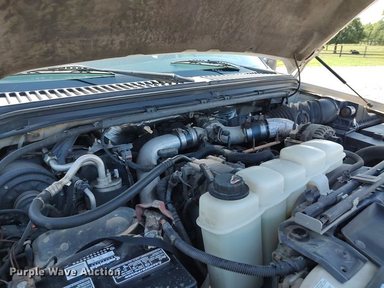 image for item LK9127 2000 Ford F450 Super Duty  flatbed truck