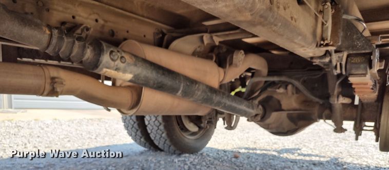 image for item LK9127 2000 Ford F450 Super Duty  flatbed truck